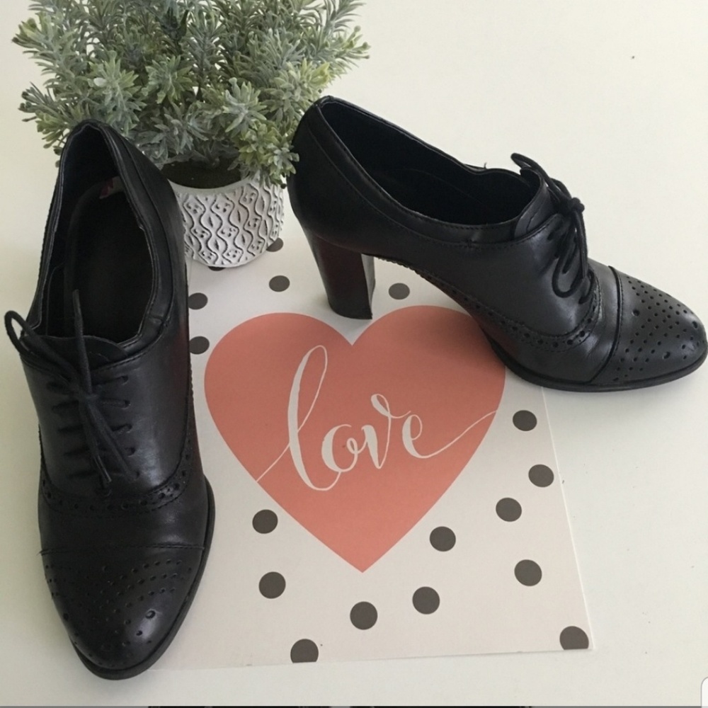 🍬 Designer Pinup Black dress shoes heels sz 8.5